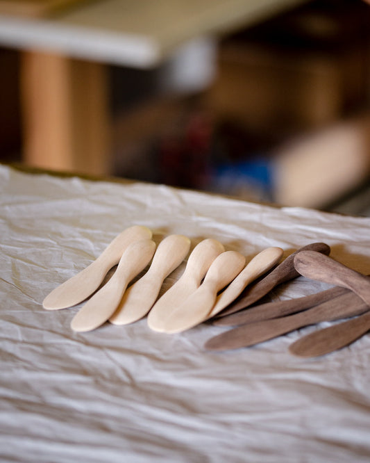 Couteau à beurre restaurant : l’élégance du bois