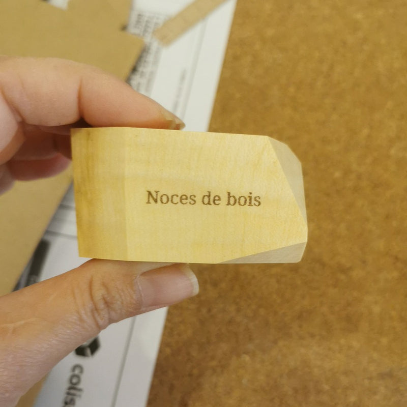 Gravure sur bois personnalisée