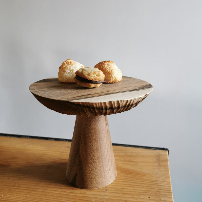 Présentoir sculpté